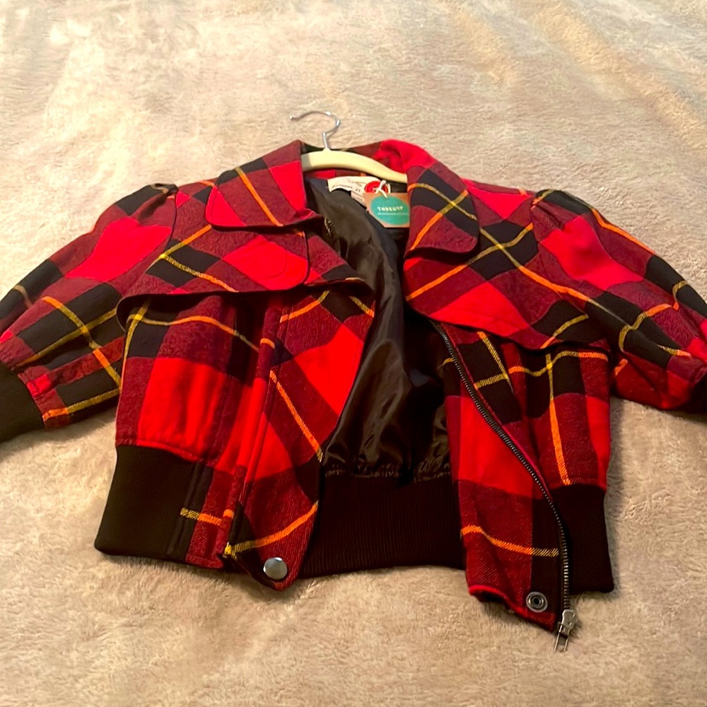 Crop plaid jacket size large but cut small